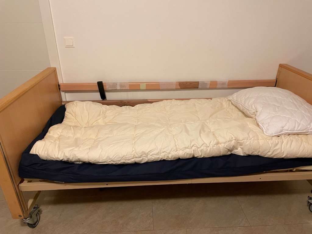 Pflegebett elektrisch